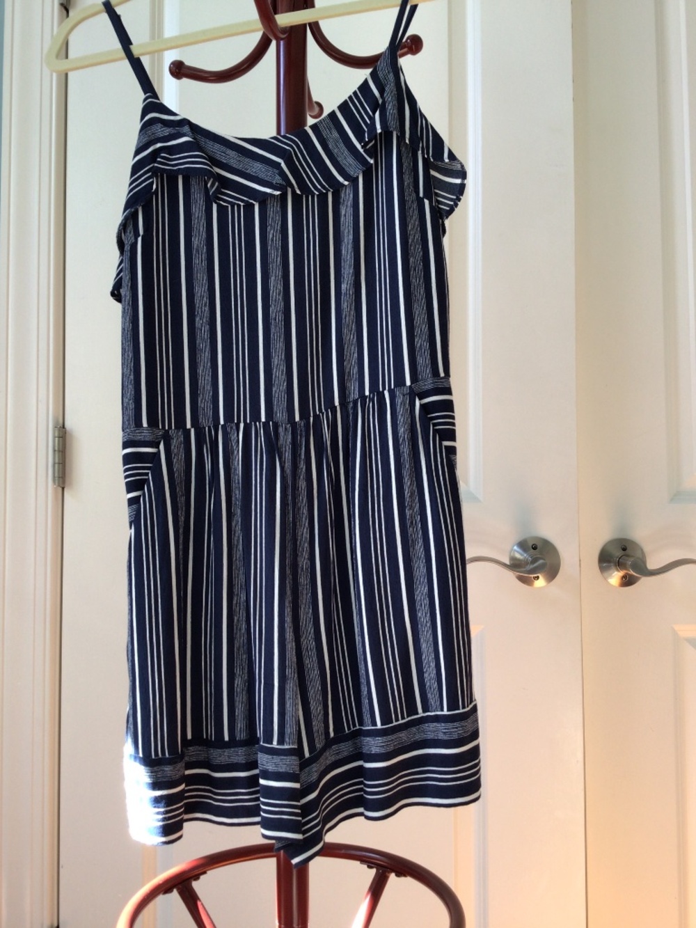 Ann Taylor Loft, Sz4, Navy and White Romper